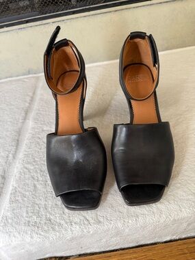 Franci Sarto Black Leather Ankle-Strap Women's Sandals